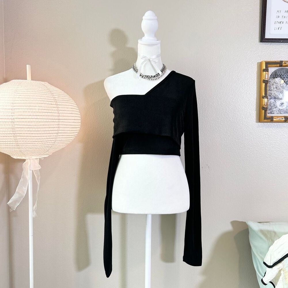 Cider black off shoulder sparkly long sleeve crop top S